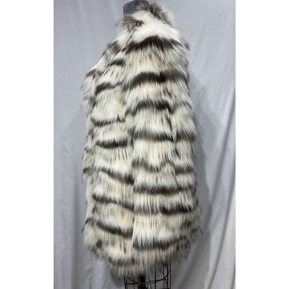 white fox jacket w/ silver fox insert (385) - Picture 2 of 3